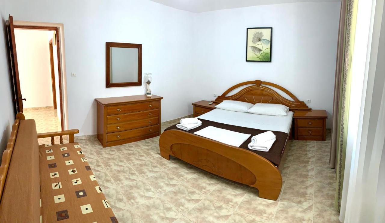 Duka Apts Sarandë Buitenkant foto