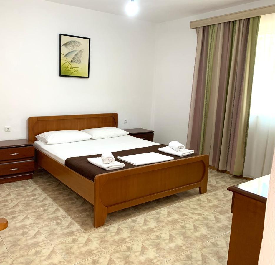 Duka Apts Sarandë Buitenkant foto