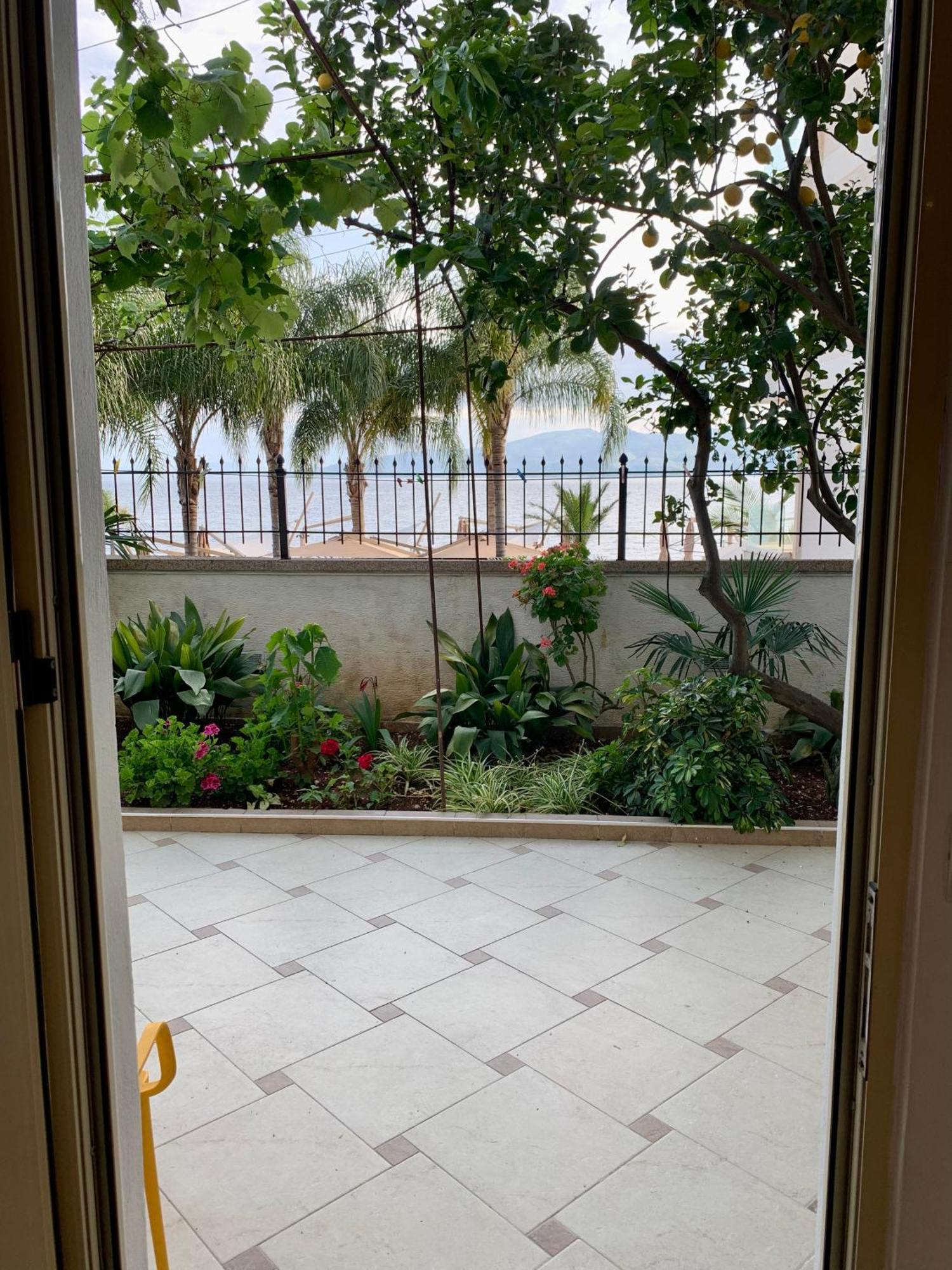 Duka Apts Sarandë Buitenkant foto